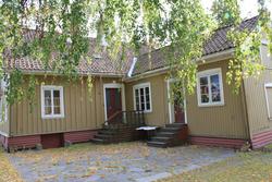 I huset bortenfor huset