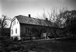 Østensjø gård, Oslo, Østre Aker Våningshuset sett fra hagen.