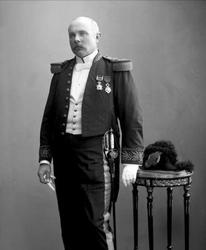 Portrett, Peter Martin Ragnar Ottesen (1857-1927), i uniform