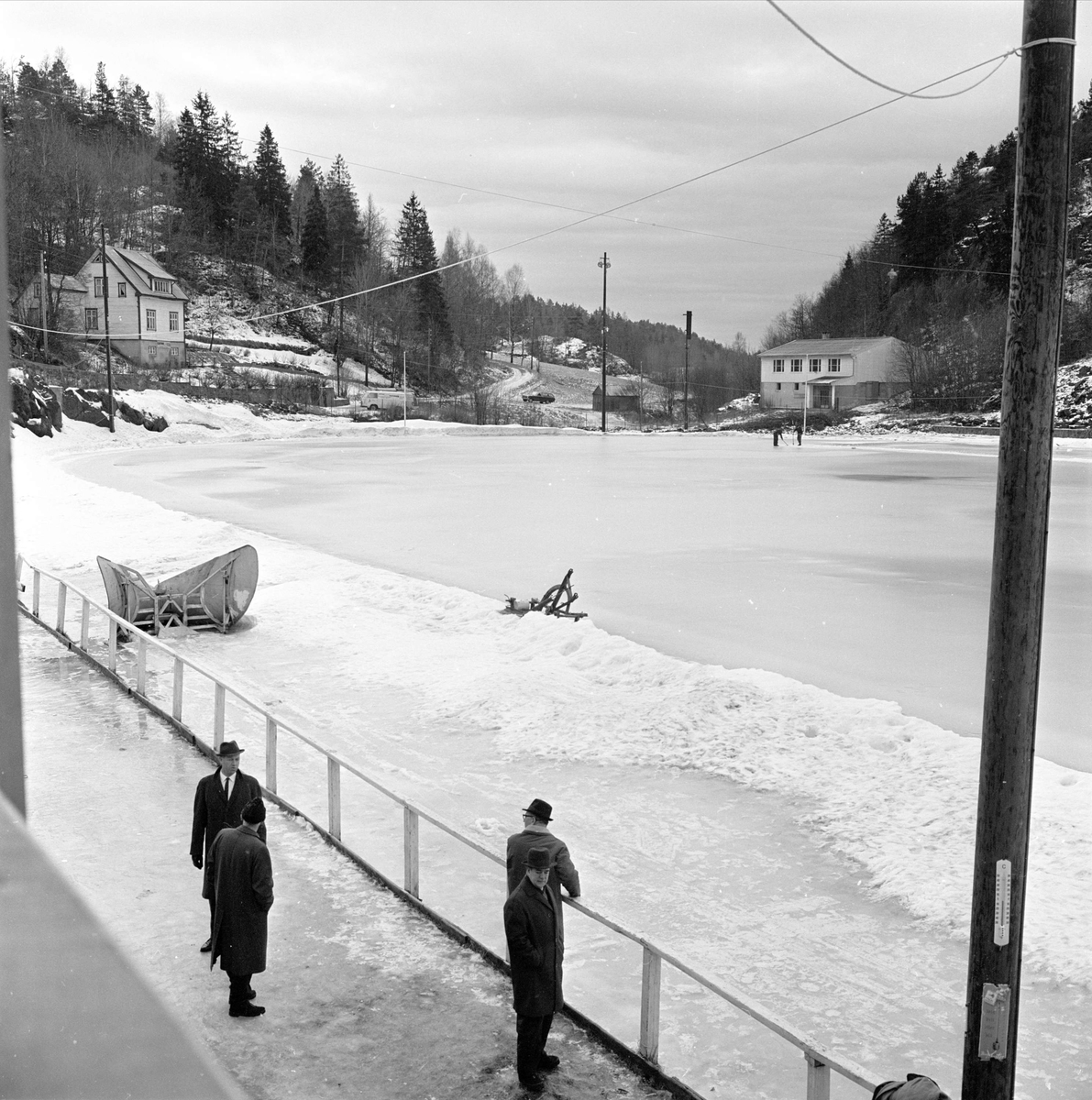Arendal. Skøytebane på Bjønnes stadion (anlagt 1952).