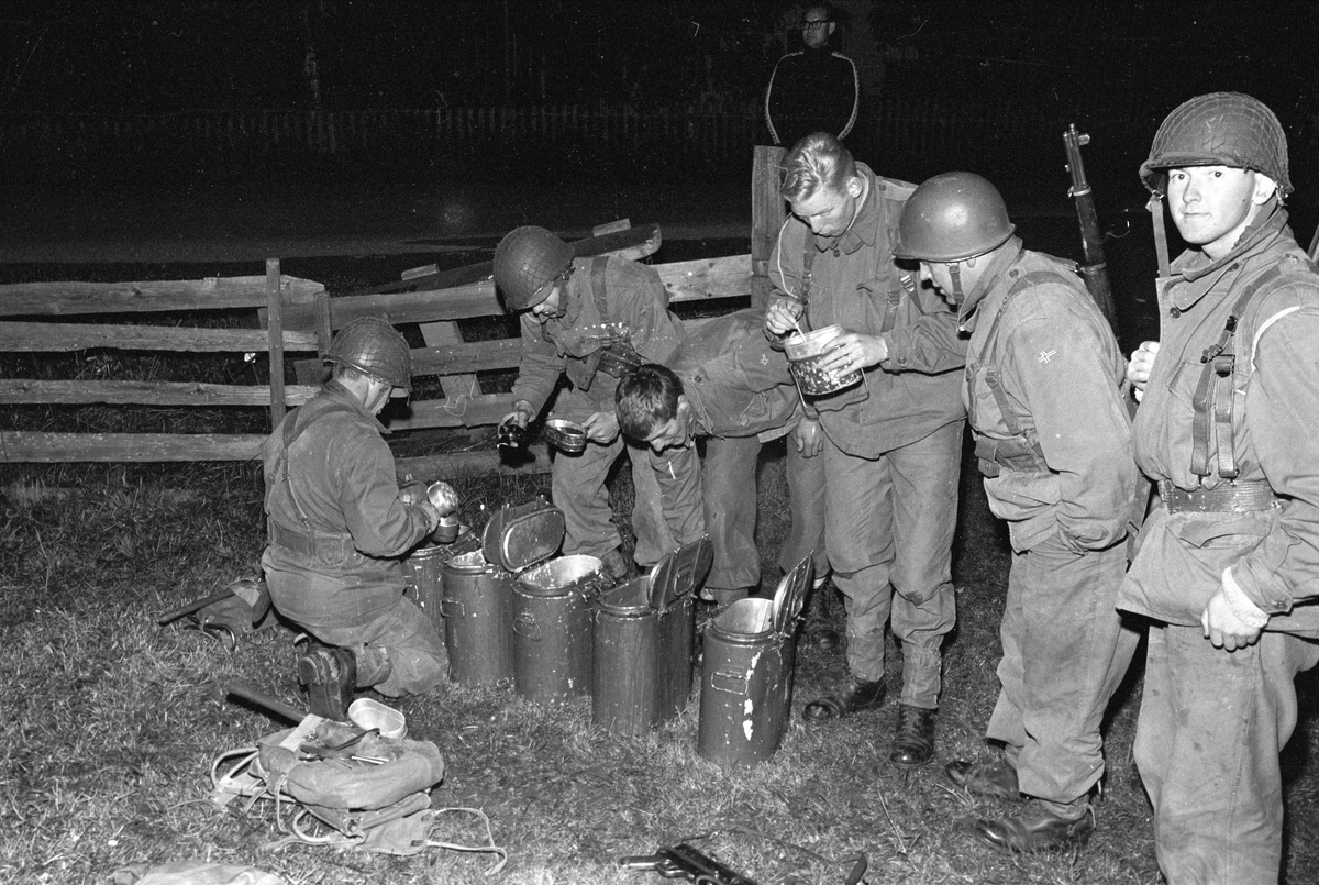 Forbryterjakten på Grua-Roa, Lunner, 12.09.1963. Soldater.