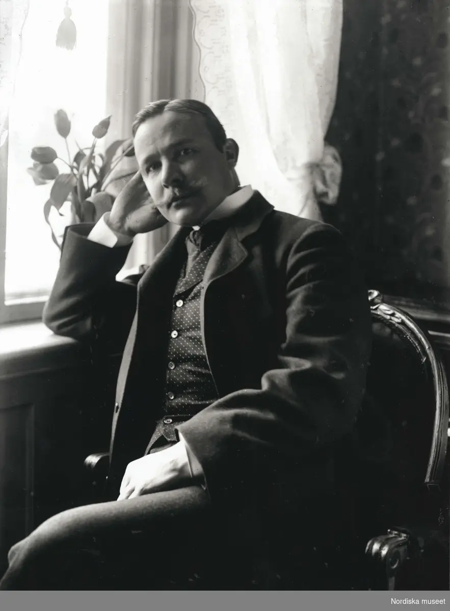 Porträtt av poeten och författaren Erik Axel Karlfeldt (1864-1931)