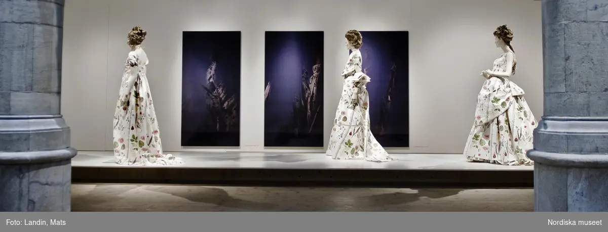 Nordiska museet. Utställning ICON Dressed. 200 år av mode på en catwalk. ICON DRESSED är en installation som på samma gång är mode, design och konst skapad av den danskholländska designern Annette Meyer.