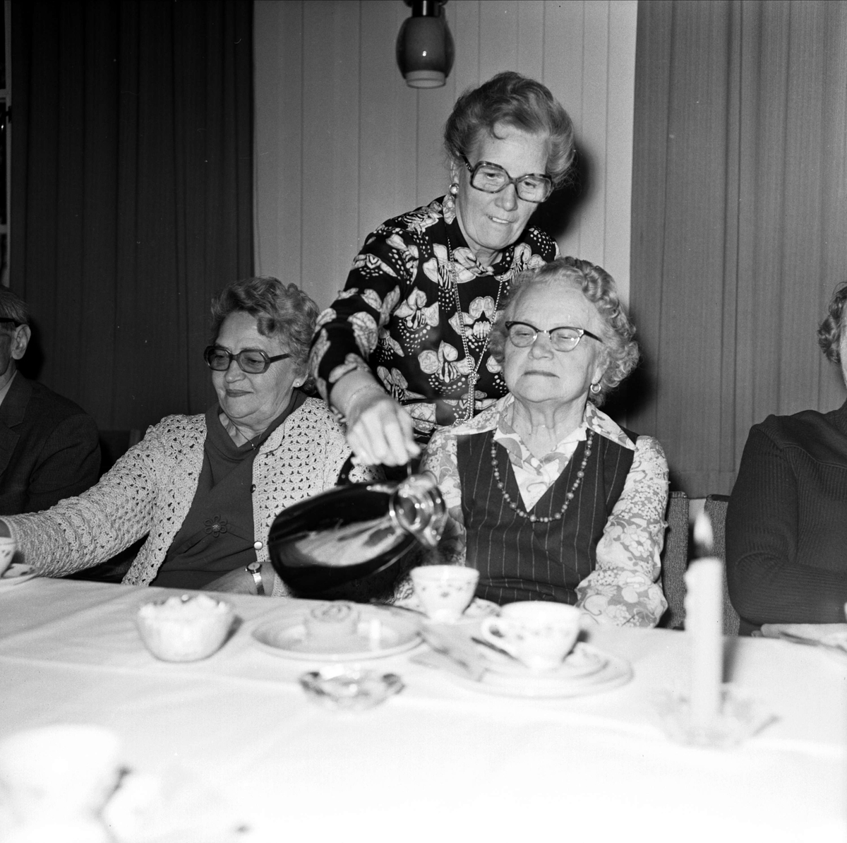 Dan Andersson-kavalkad för Västlands pensionärer, Västlands socken, Uppland november 1973