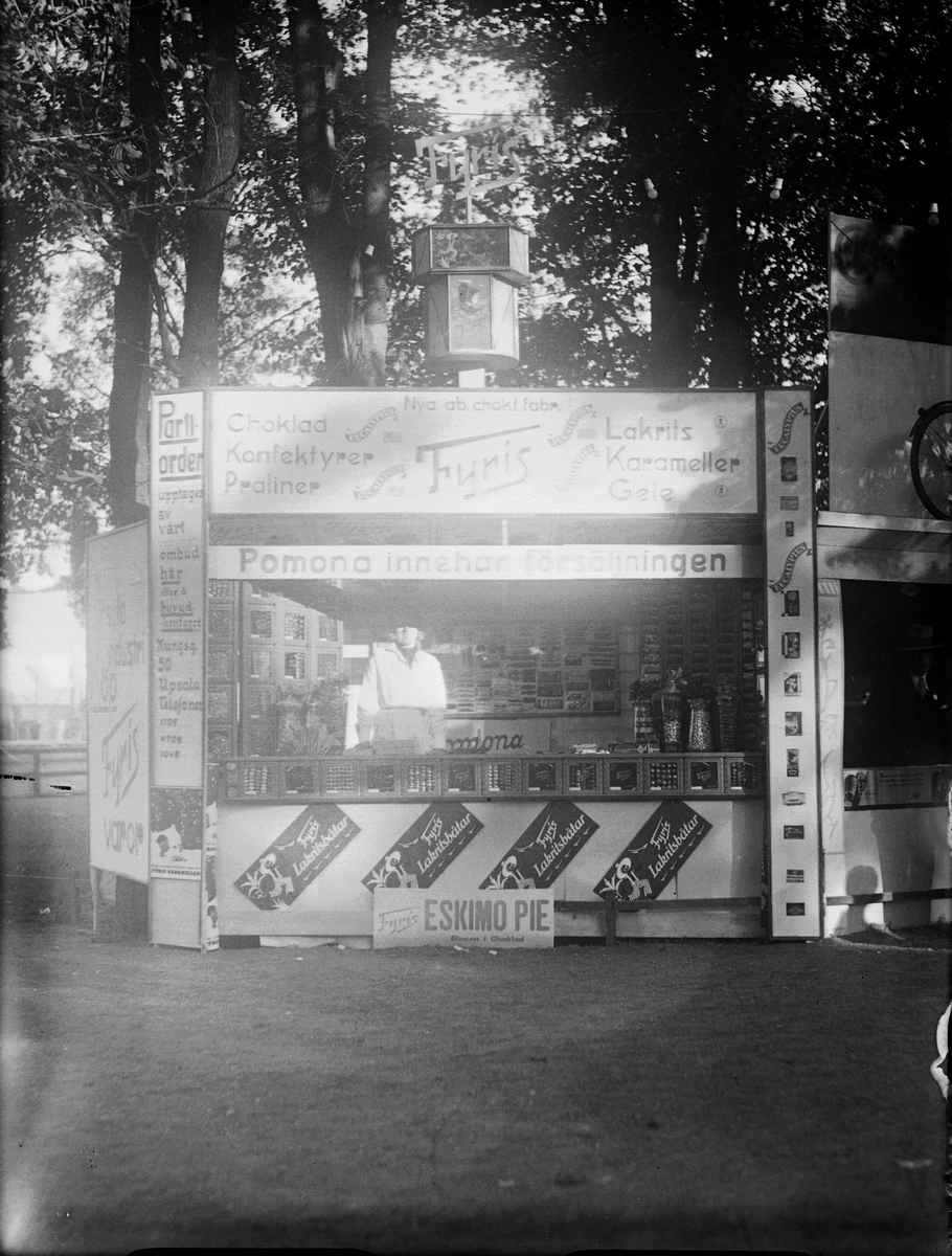 AB Chokladfabriken Fyris kiosk på Barnens Dag i Uppsala 1933