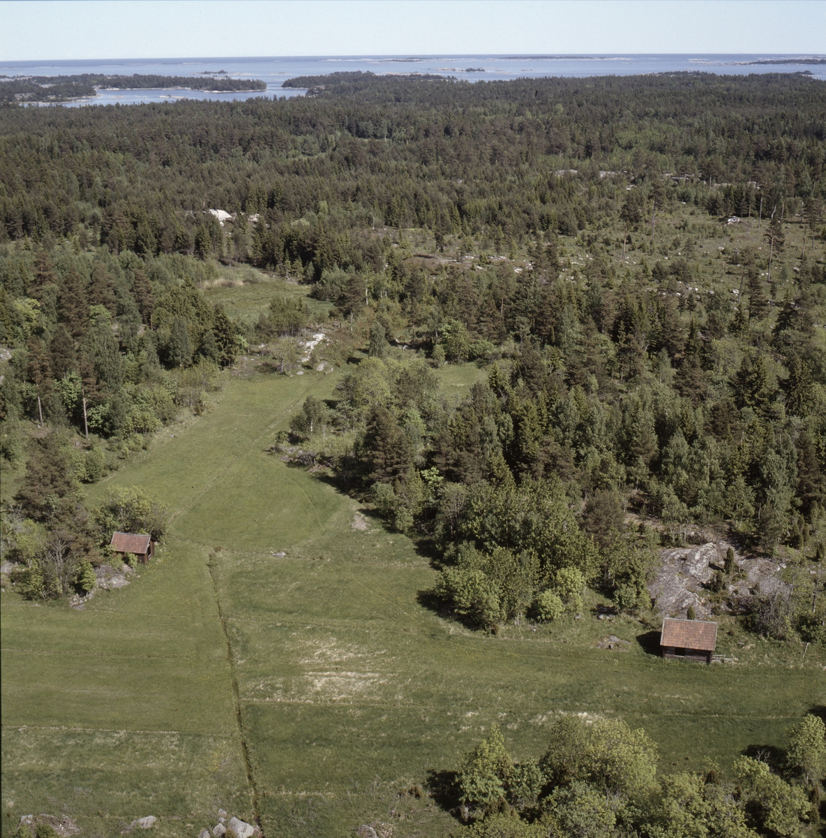 Vy över Söderboda, Gräsö socken, Uppland, juni 1989