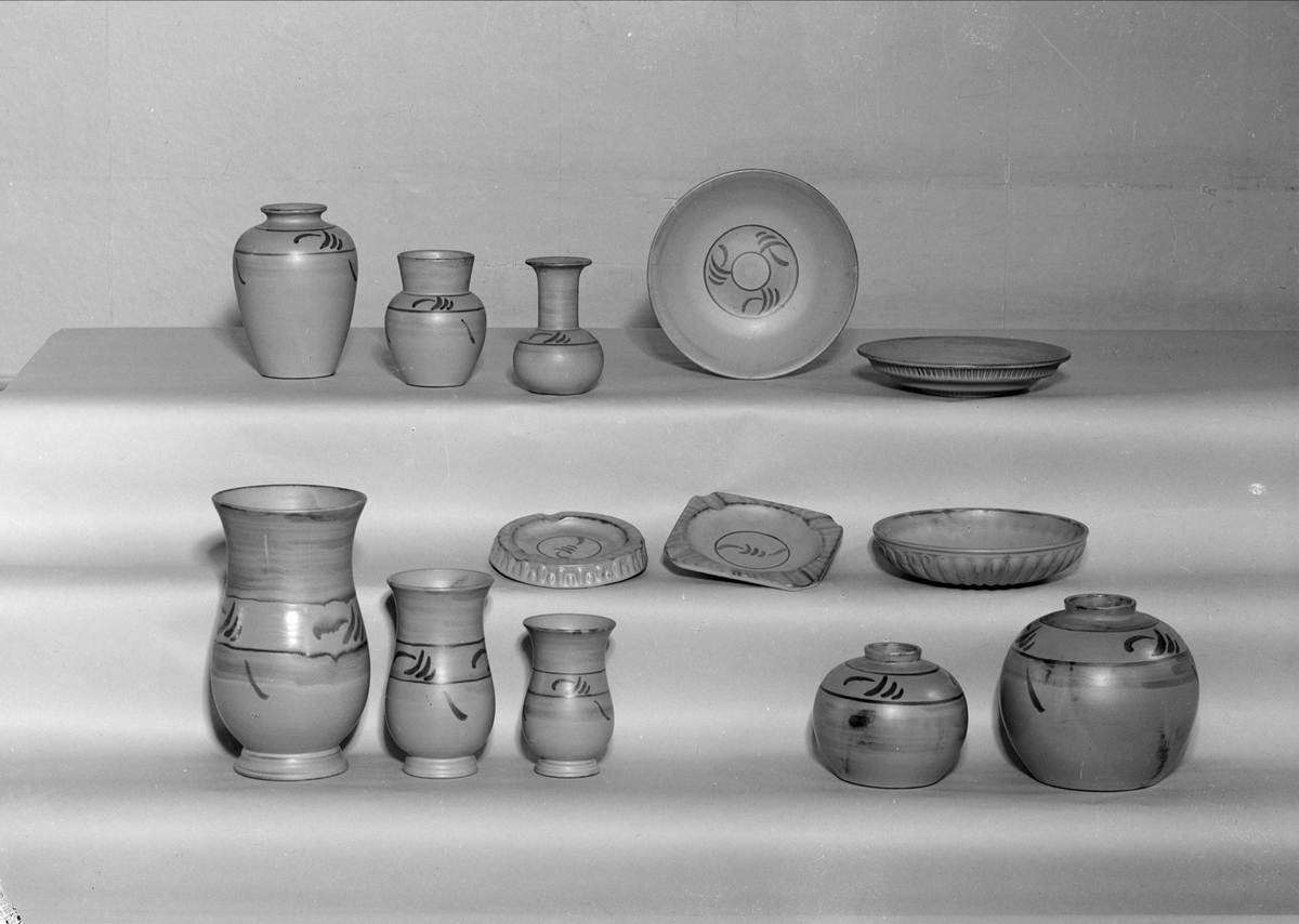 Keramikföremål från Upsala-Ekeby AB, Uppsala 1939