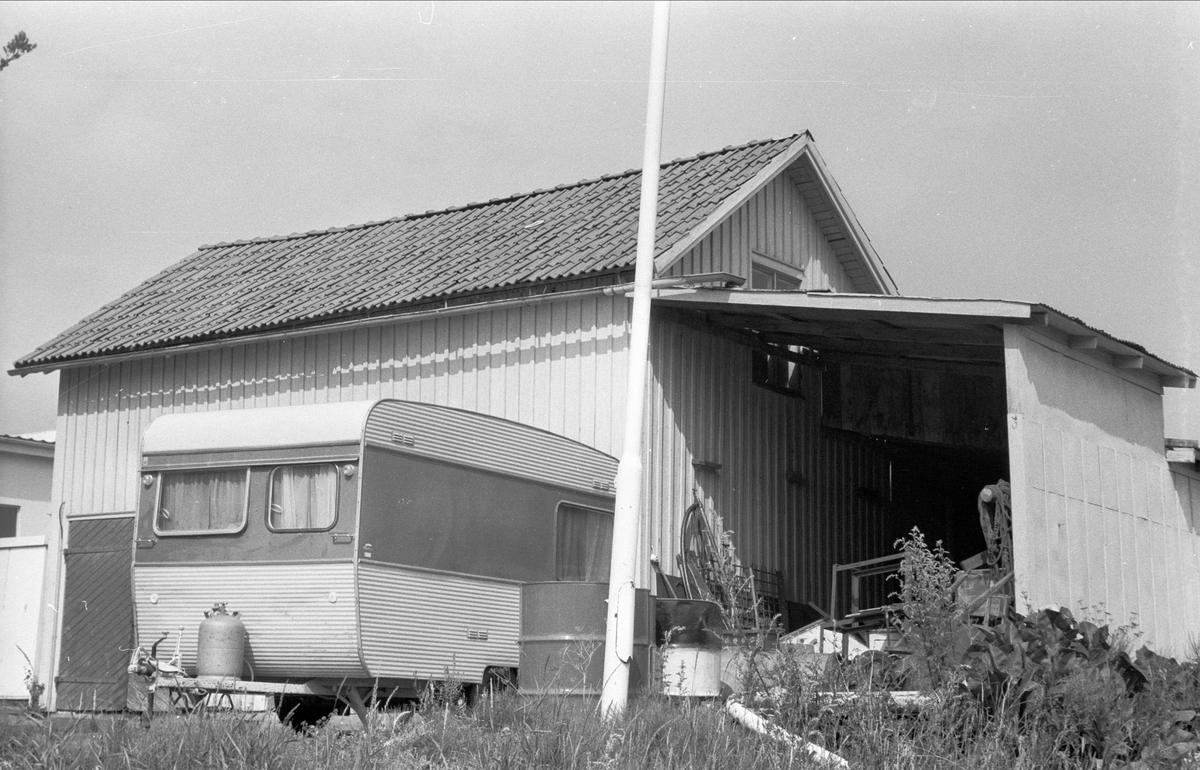 Bensinstation - uthus, Högsta, Bälinge socken, Uppland 1976
