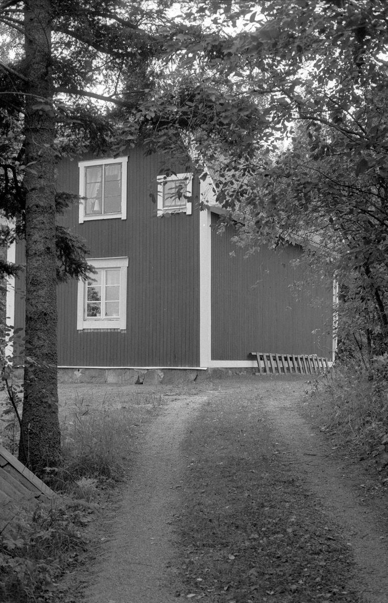 Bostadshus, Körsbärslunden, Ströja, Börje socken, Uppland 1983