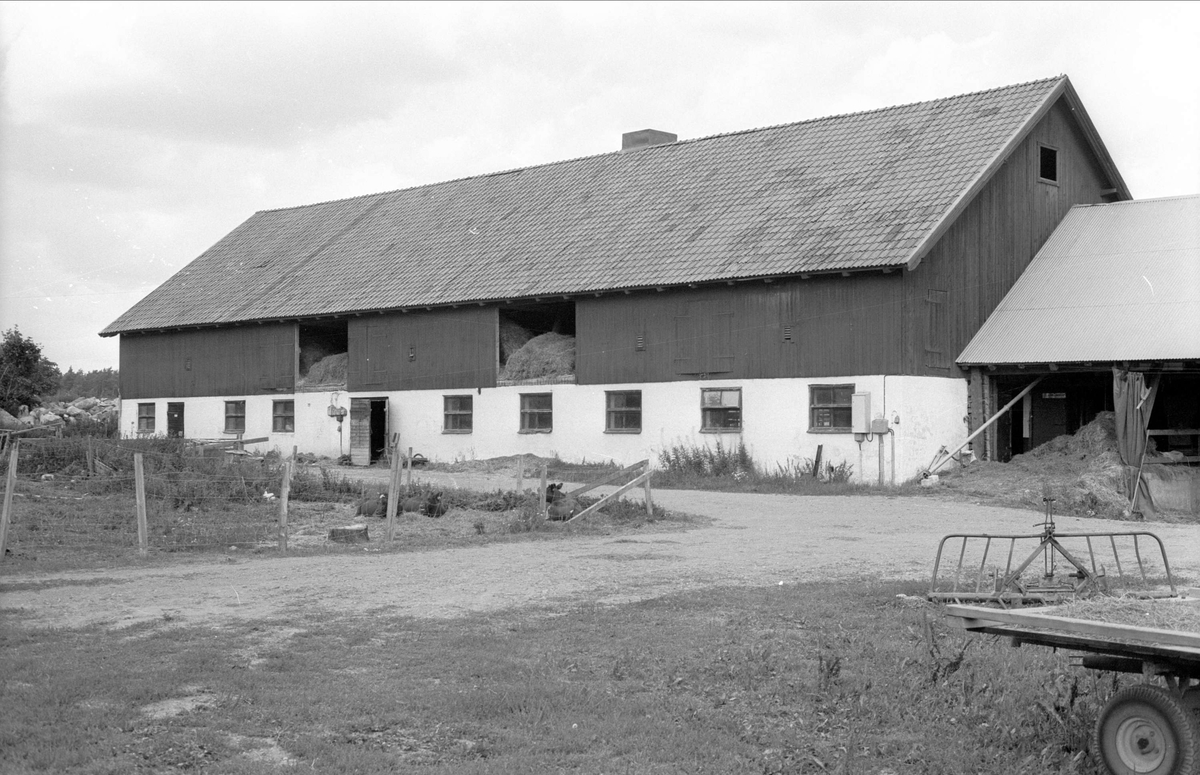 Ladugård, Lilla Frötuna, Åkerby, Funbo socken, Uppland 1982