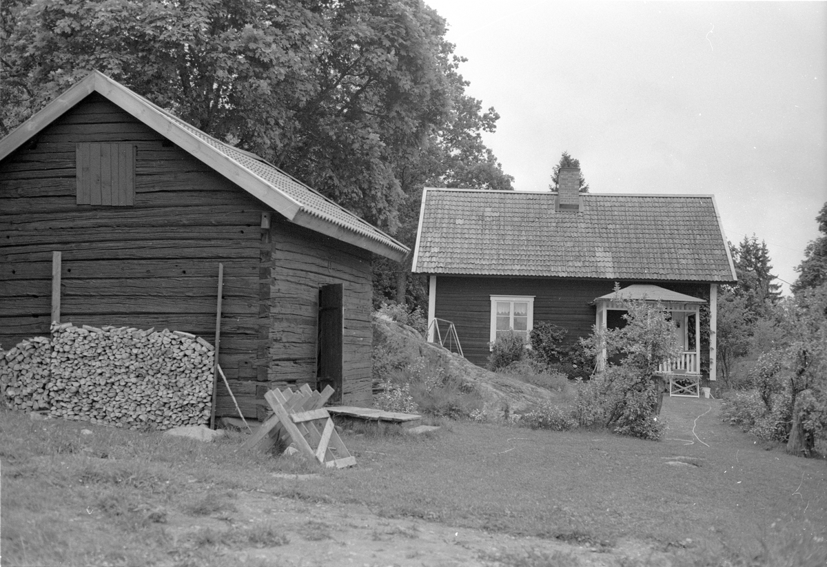 Bod och bostadshus, Vreta, Burvik, Knutby socken, Uppland 1987