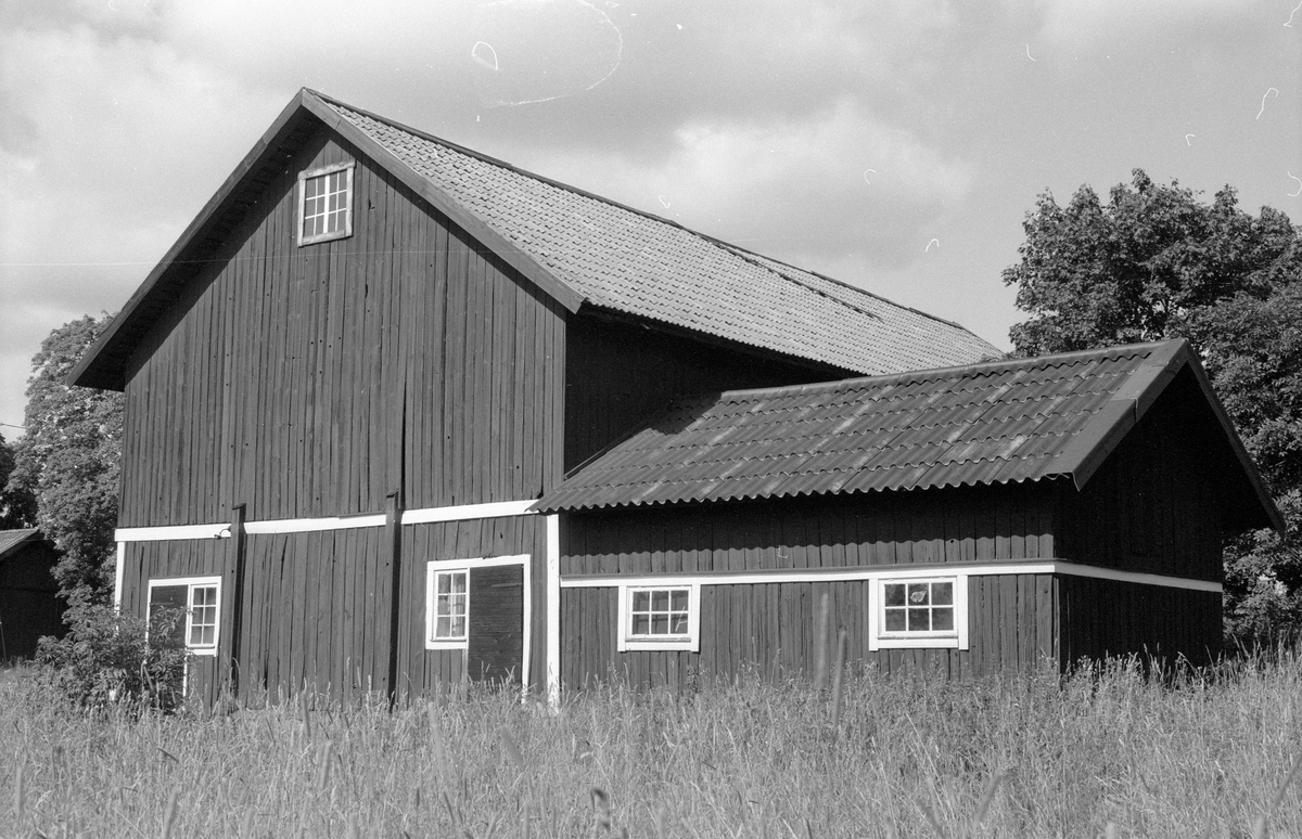 Ladugård och svinhus, Gränsta 1:56, Gränsta, Knutby socken, Uppland 1987
