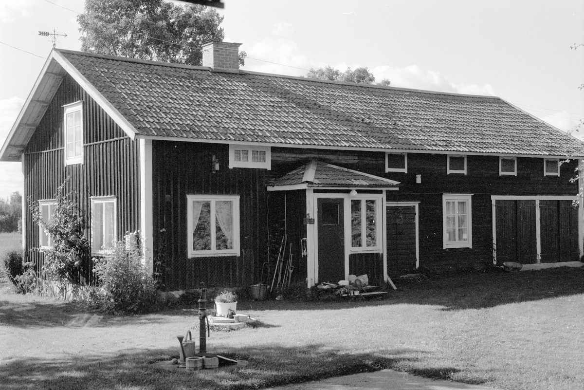 Brygghus, Kaptensgården, Rickeby, Knutby socken, Uppland 1987