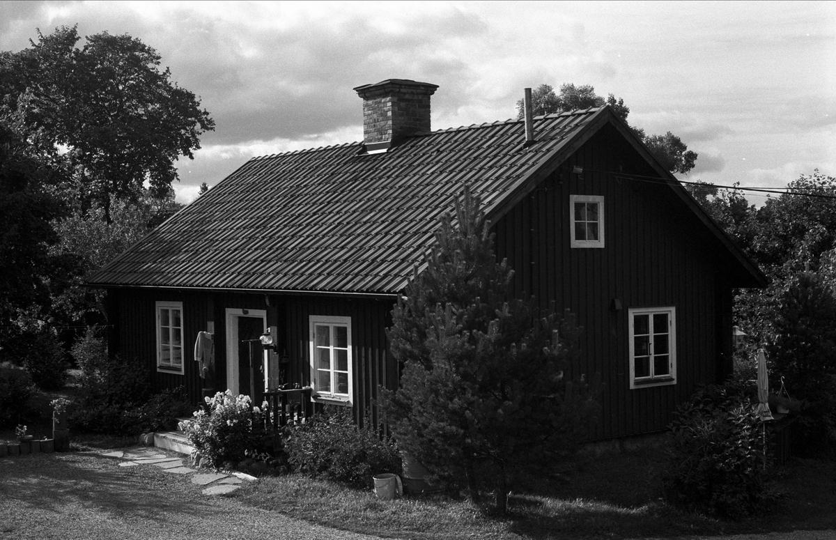 Bostadshus, Almungeberg 4:7, Almunge socken, Uppland 1987
