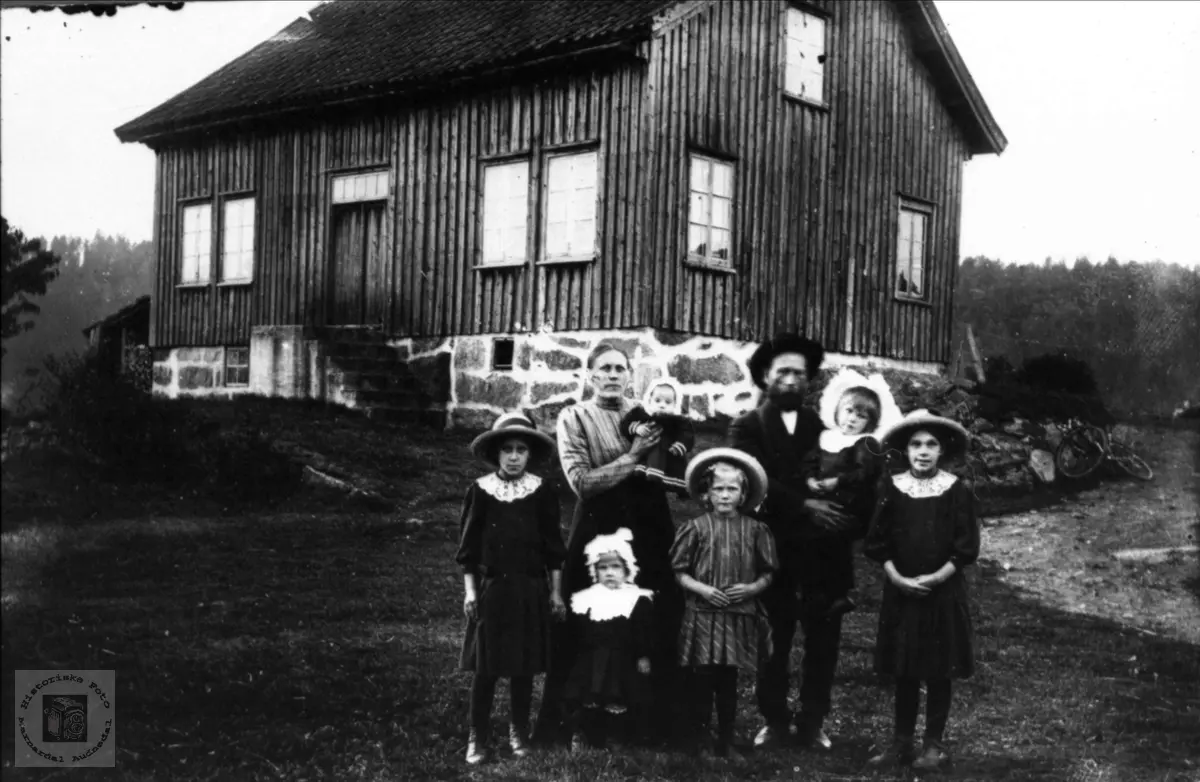 Familiegruppe Sløgedal, Ausland, Repstad, Røkking og Follerås.