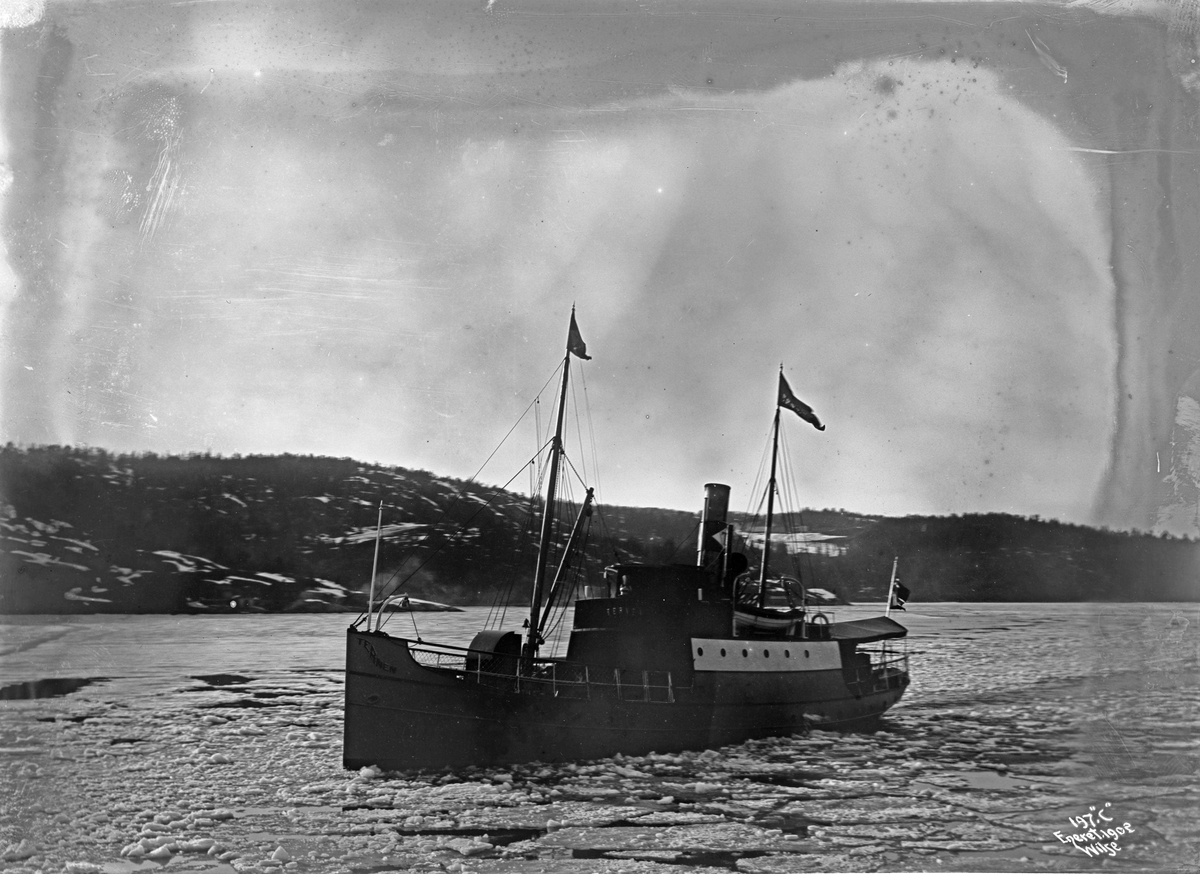 D/S Ternen (b. 1897, Thorskogs Mekaniska Verkstad, Gøteborg), Bundefjord i is