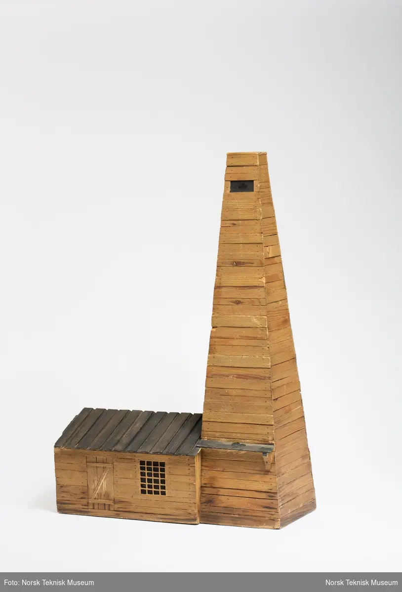 Modell av oljetårn i tre