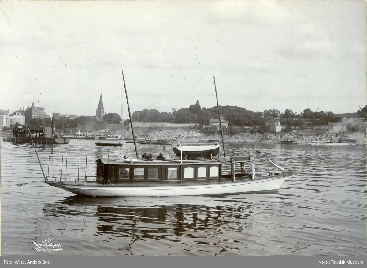 Eksteriør, lystbåten D/S RA, B/N 233. Levert av Akers Mek. Verksted i 1904 til Langaard, muligens Knud Christian.