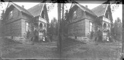 Privat-Stereoscopi. Svendsens (?) hus i Hamar