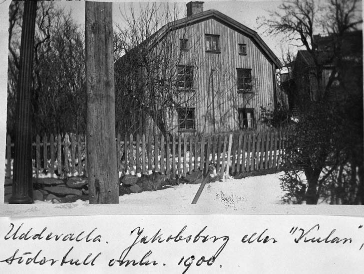 Text på kortet: "Uddevalla. Jakobsberg eller "Vesslan", Södertull omkr. 1900".