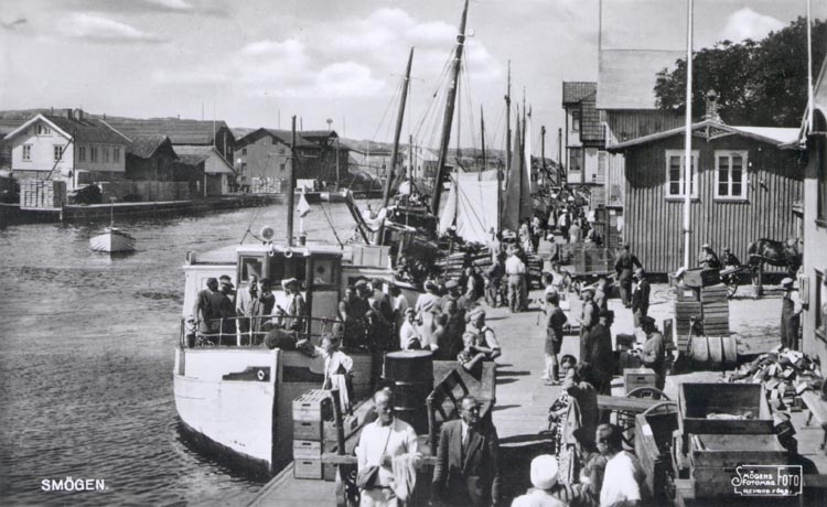 Passagerarfärjan ÄGIR i Smögens hamn