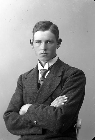 Enligt fotografens journal nr 4 1918-1922: "Svensson, John Västergård Här".