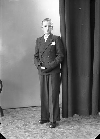 Enligt fotografens journal nr 6 1930-1943: "Andersson, Stig Strandnorum Här".