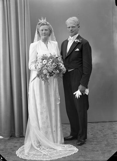 Enligt fotografens journal nr 7 1944-1950: "Eliasson, Herr Sven Ucklum".