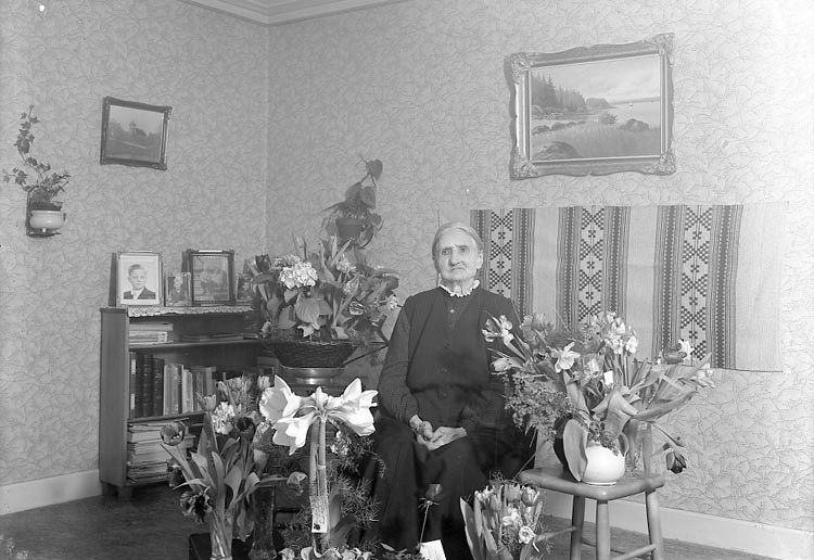 Enligt fotografens journal nr 7 1944-1950: "Larsson, Fjärdingsman Arvid Jörlanda 90 årsdag".
