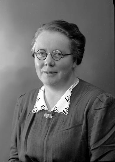 Enligt fotografens journal nr 6 1930-1943: "Johansson, Fr. Tekla Ålderdomshem Ucklum".