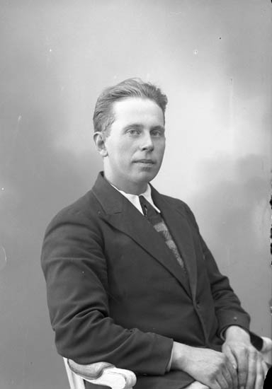 Enligt fotografens journal nr 6 1930-1943: "Petrusson, Linus Apleröd, Spekeröd".