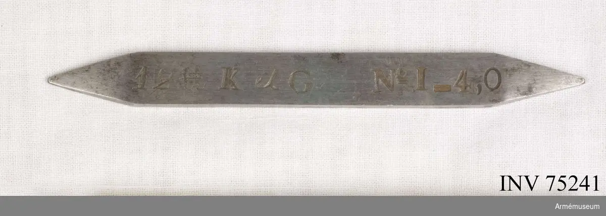Grupp F. V. 
Märksticka märkt-på ena sidan 12 K.I.G. No.I-4 och på den andra sidan tre kronor och 1833.