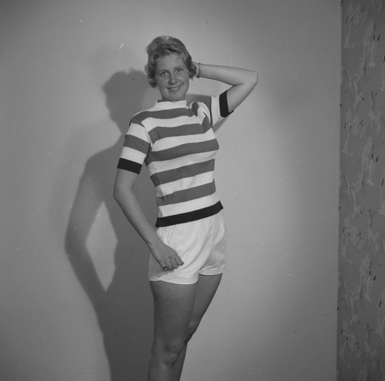 Text till bilden: "Fotomodell till "Turist Lysekil". 1959"