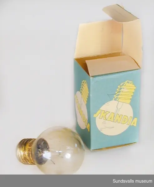 Glödlampa med klart glas, med tillhörande kartong