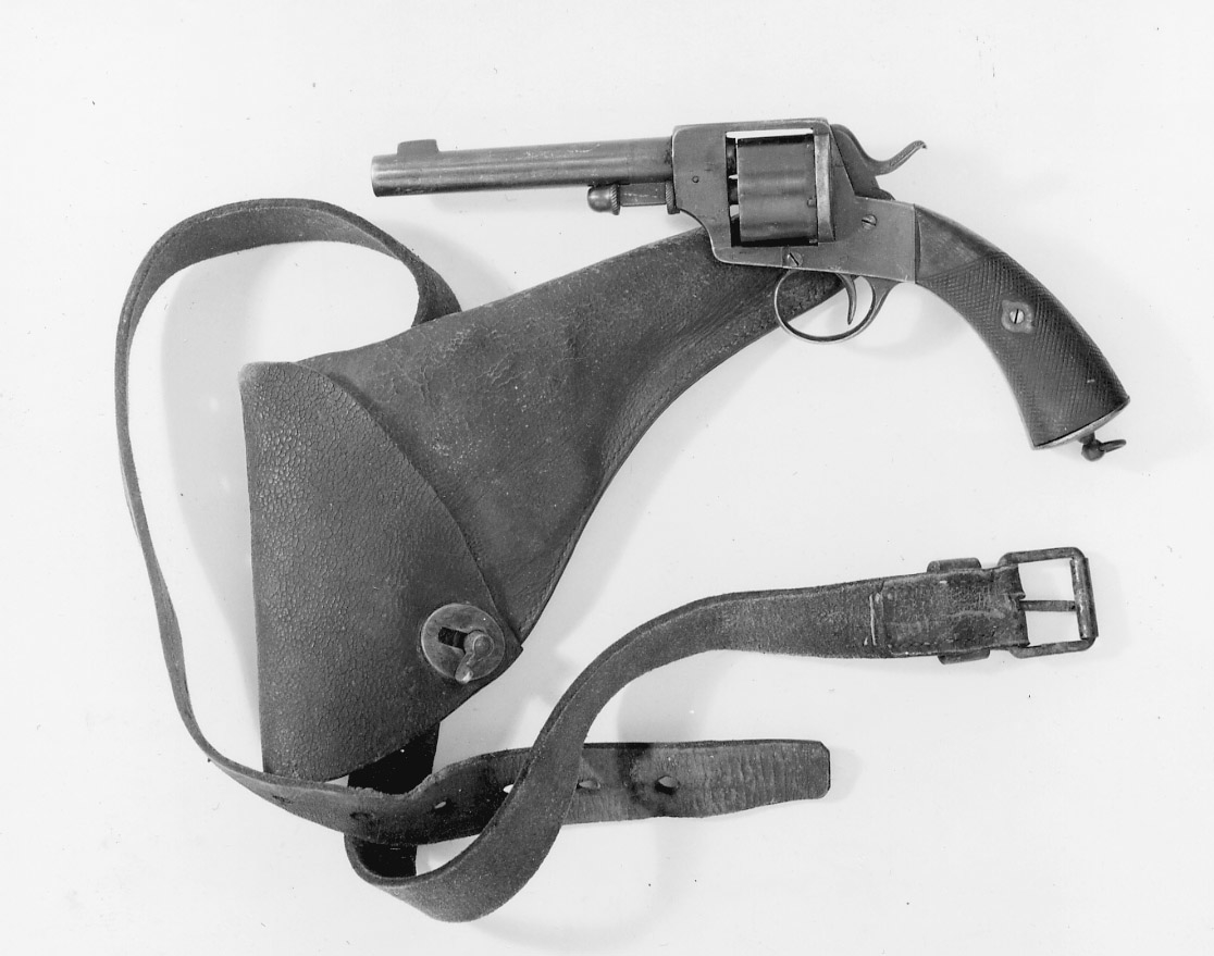 Revolver modell 1871 av 11 mm kaliber konstruerad av August Fredrik Hagström. Tillverkningsnummer 6945. 

Längd: 310.0 mm
Pipa: 150.0 mm
Vikt: 1.7 kg
Kaliber 11.0 mm

Mekanismen ur funktion.