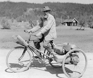 Lantbrevbäraren Lars Bergström född 1855.  Fört post i 20 år mellan Särna - Älvdalen - Åsen (ännu i tjänst 1924).