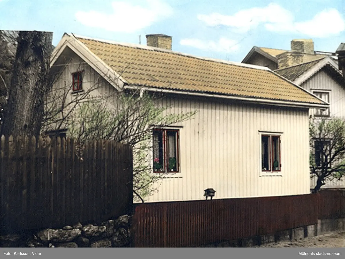 Ett bostadshus, Roten F26 i Trädgården.