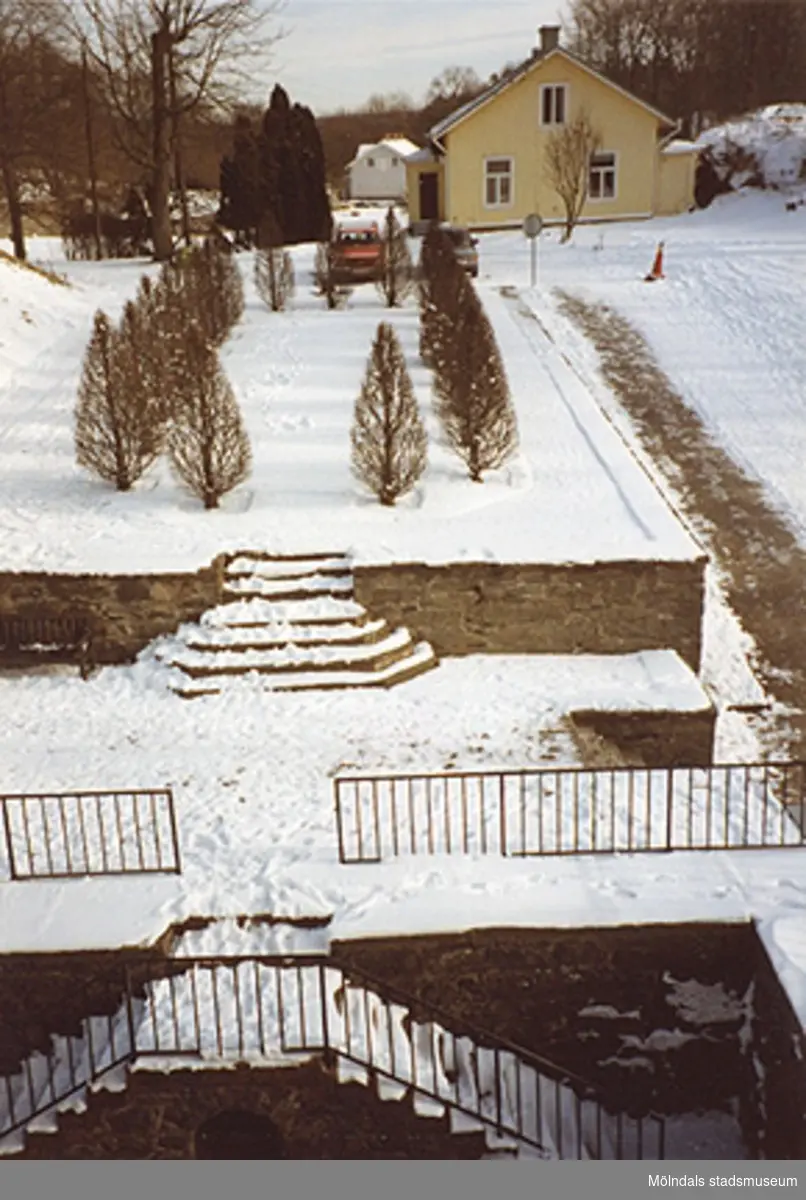 Östra parterren och trädgårdsmästarebostaden, cirka 1993.