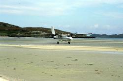 Flyhavn, 1 fly på bakken, HB-LOK DHC-6 Twin Otter fra Zimex 