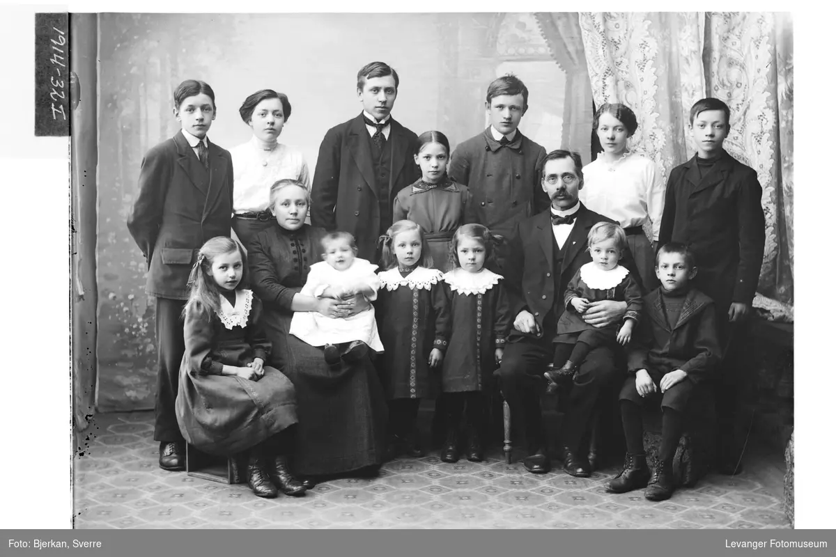 O. Karlgaard med familie