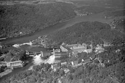 Ulike Widerø flyfoto Skien kommune, Skotfoss