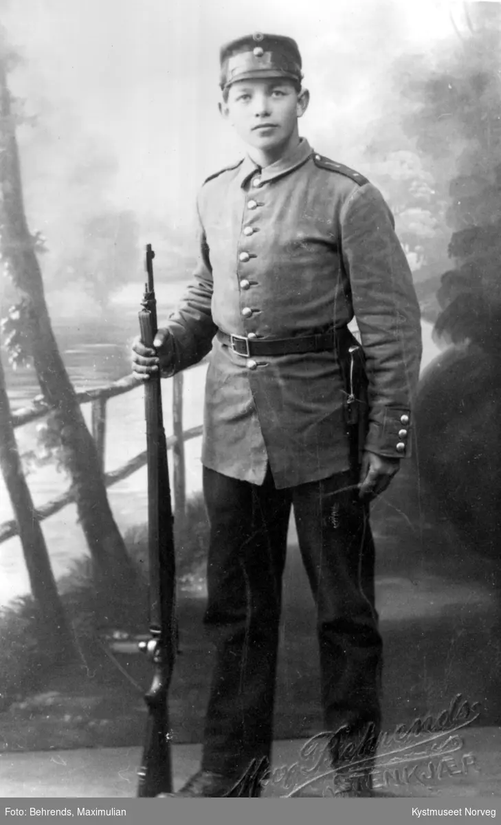 Einar Valø i uniform
