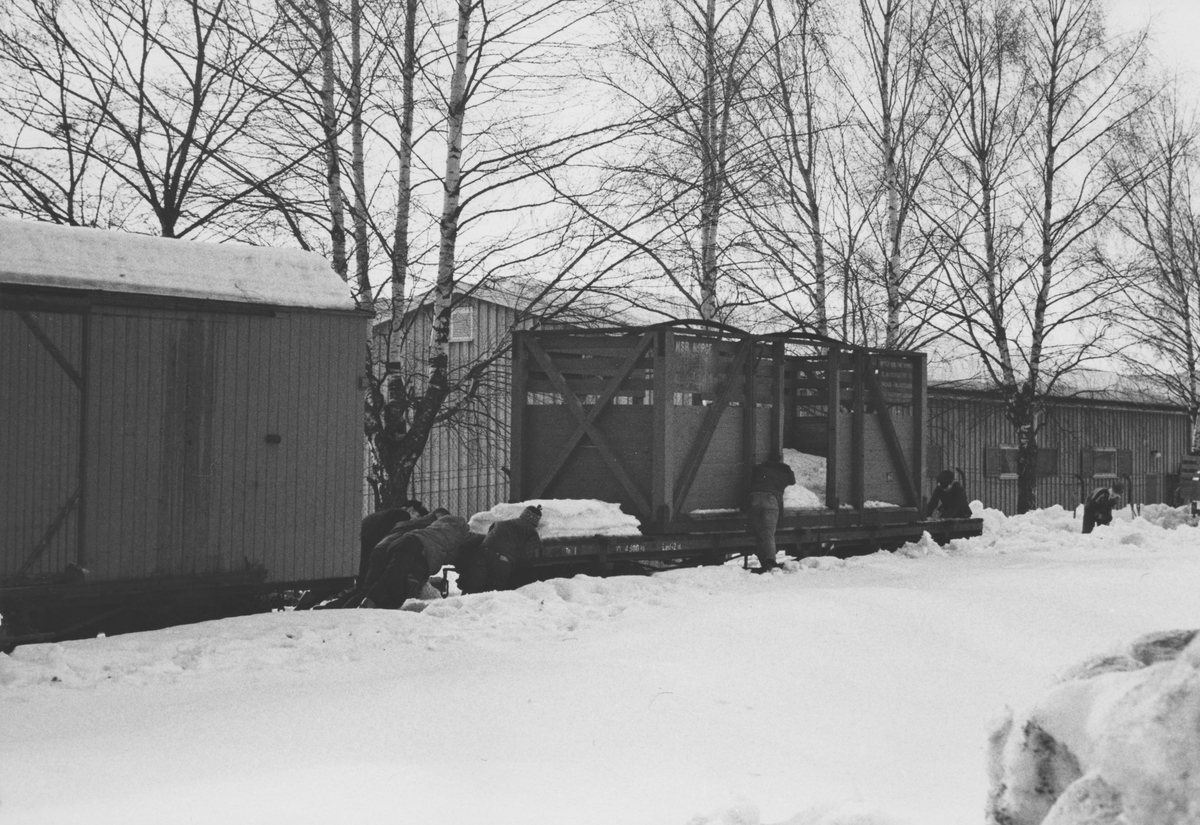 Hensatte godsvogner på Sørumsand.