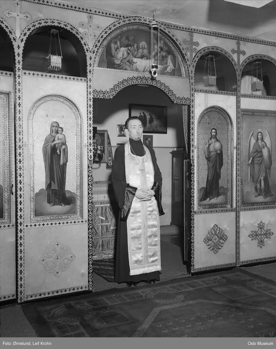 Majorstuen kirke, russisk-ortodoks kapell, interiør, prest