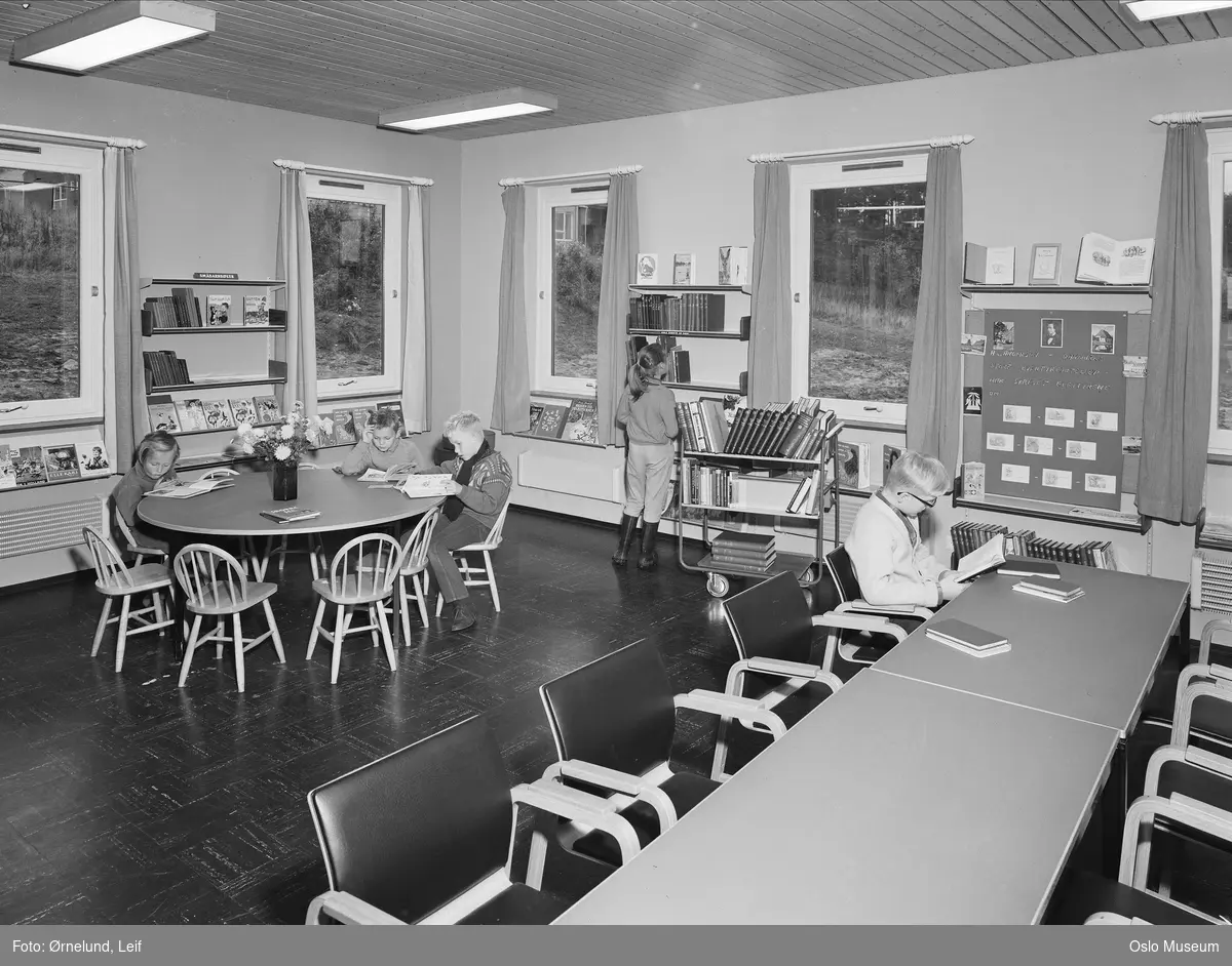 Deichmanske bibliotek, Manglerud filial, interiør, barneavdeling, barn