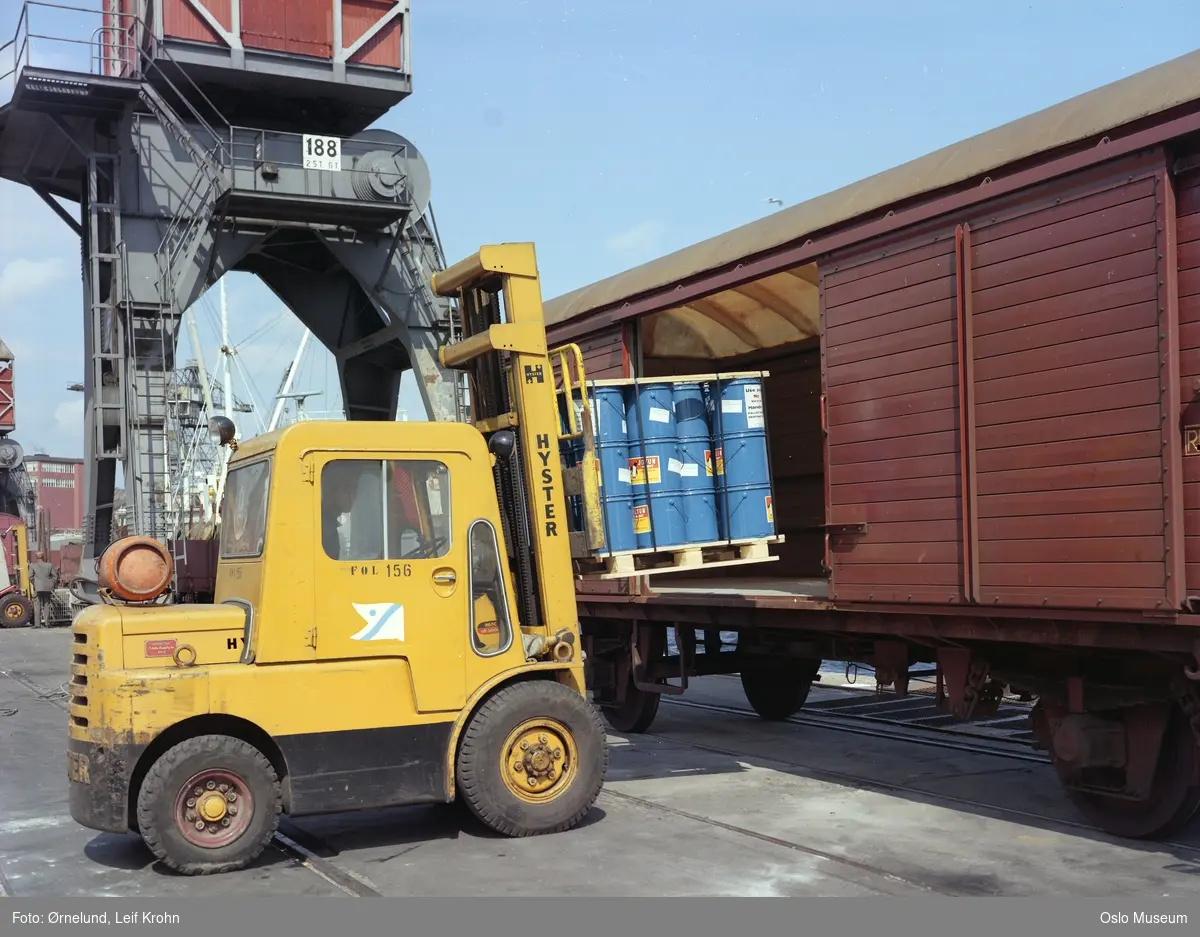 havn, Fred Olsen Lines, truck, jernbanevogn, lasting, mann, kran