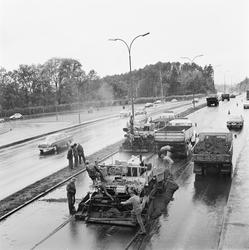 Asfaltering av Drammensveien ved Vækerø.