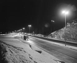 vei, lastebil, gatebelysning, snø, nattemørke