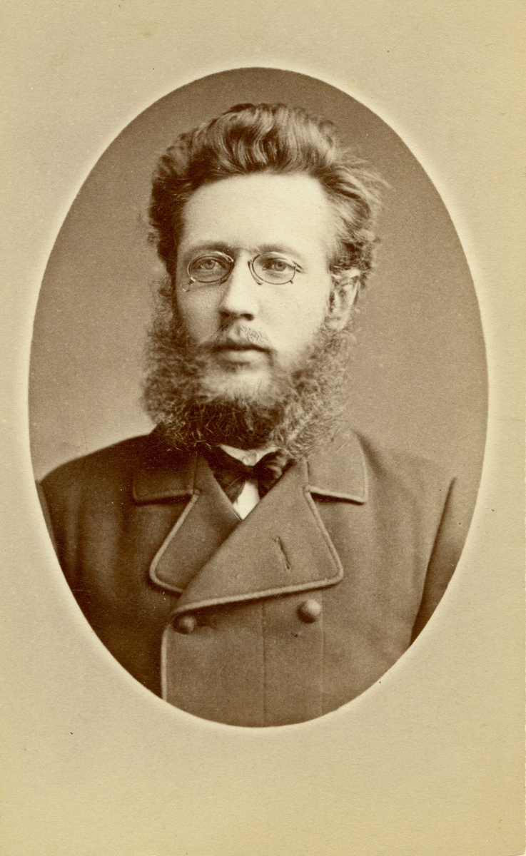 Portrett - Pastor J. R. Kvaale, adjunkt med borgerskolen i Haugesund 1880-88.
