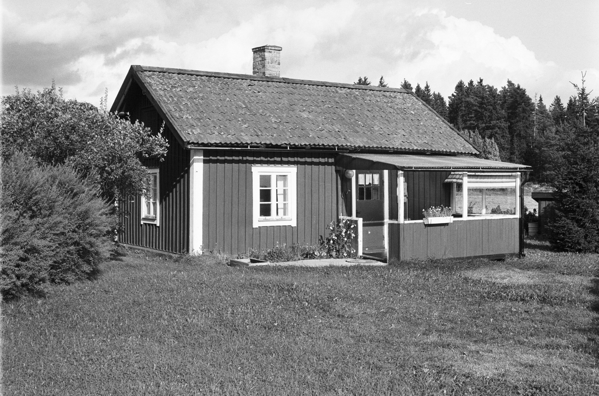 Bostadshus, Tibble 8:4, Rasbokils socken, Uppland 1982